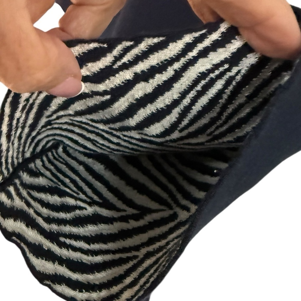 J. McLaughlin Elegant long Navy Open-Front Blazer zebra lined 3/4 sleeves S - Picture 8 of 9